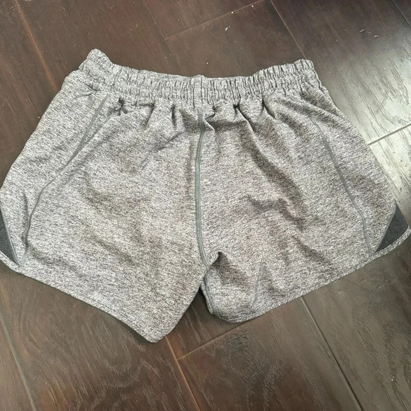 Lululemon Tracker Low-Rise Lined Short 4" 6 - Picture 6 of 7
